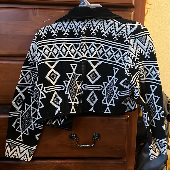 Aztec cropped jacket - Picture 2 of 2